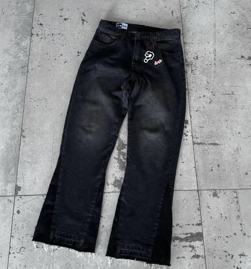 Loose jeans with a retro gothic pattern